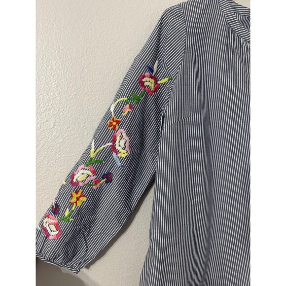 Talbots Blue and White Striped Floral Embroidered Sleeve Shirt Size MP - Picture 2 of 5